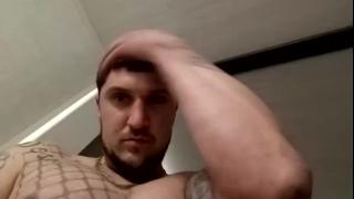 tommy is looking for a partner's Live Cam