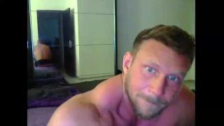 MuscularKevin21's Live Cam