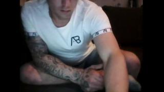 justmehere077's Live Cam