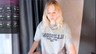 Hi, my name is Maggie ^- ^'s Live Cam