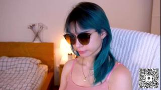 Lily ｡(づ￣ ³￣)づ｡ ♡ linktr.ee/lilyewing's Live Cam